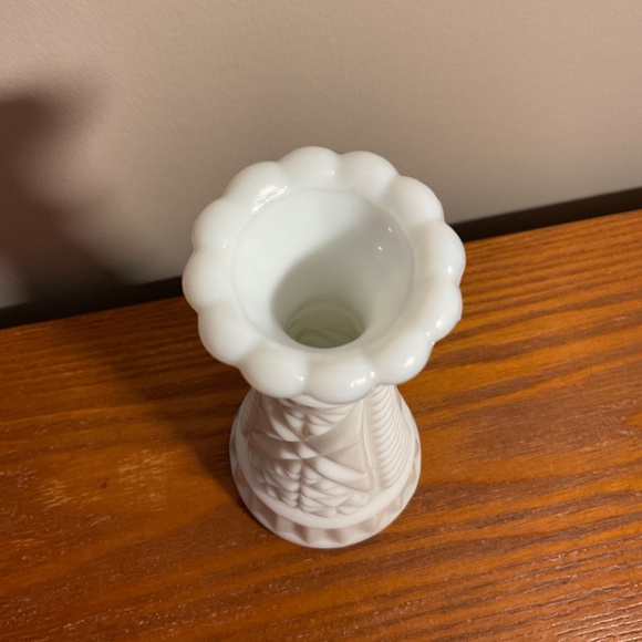 Vintage Anchor Hocking Milk Glass Stars & Bars 6” Bud Vase - Picture 7 of 14